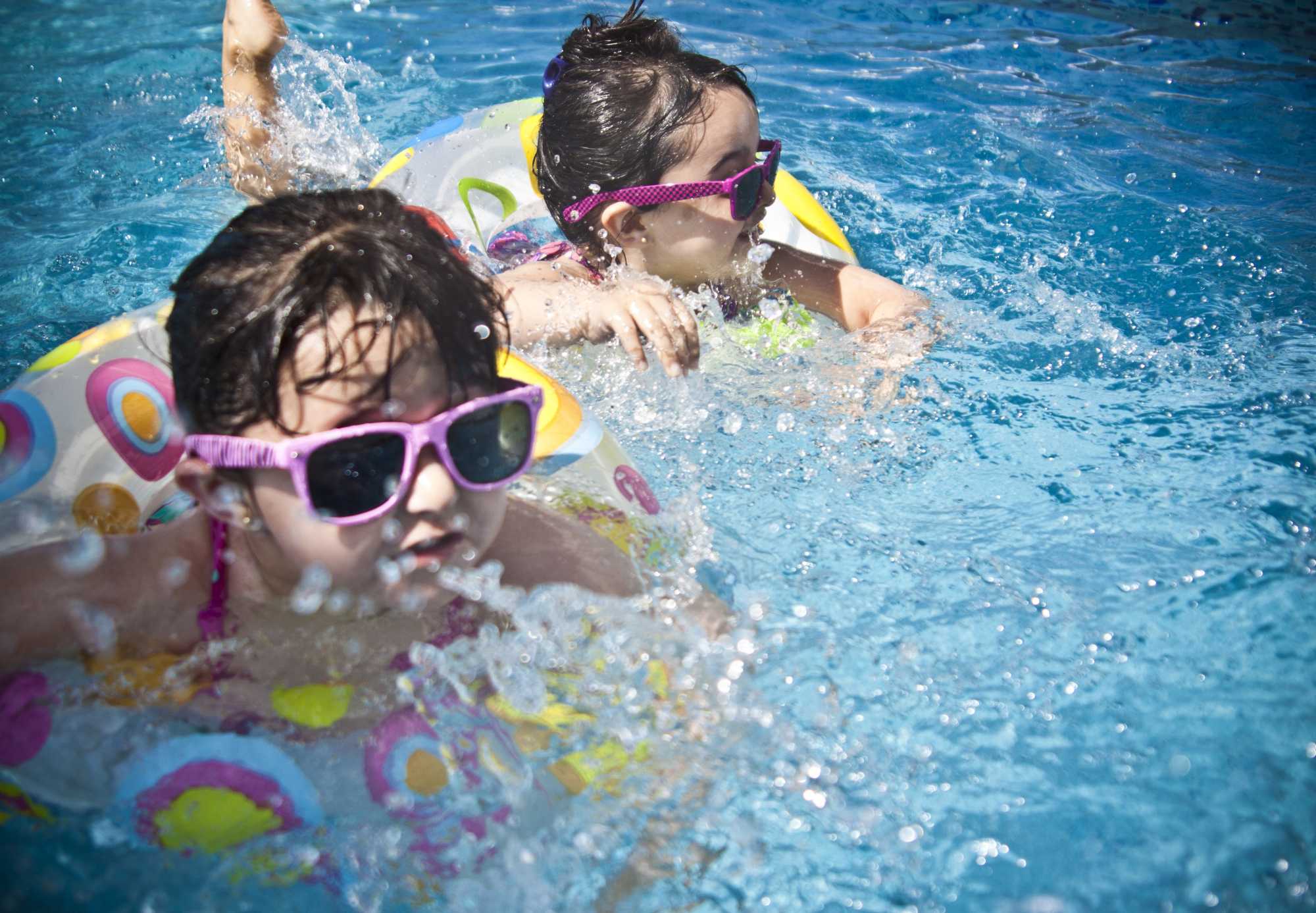 5-ways-to-keep-pets-and-kids-safe-around-the-pool