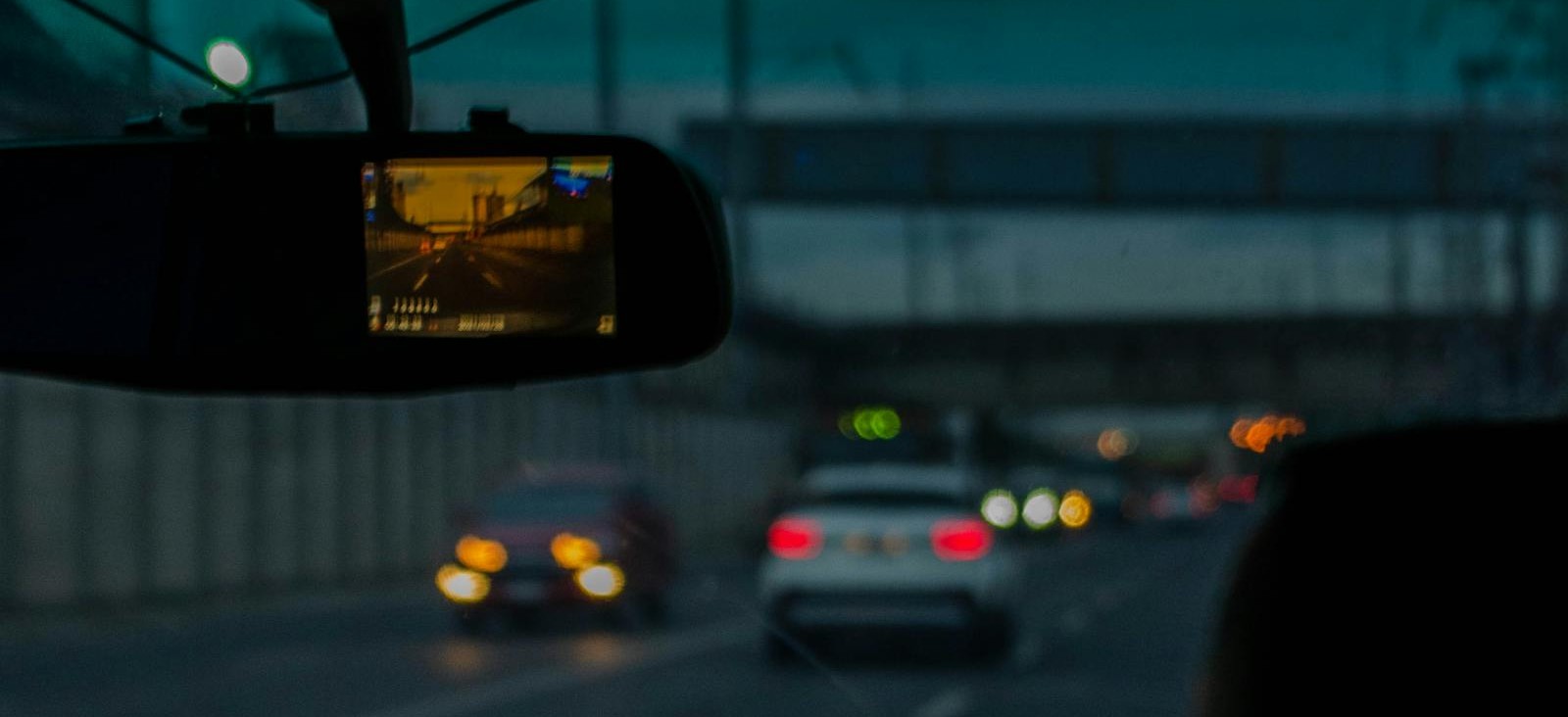 5 Reasons to Install a Dash Cam Before Your Next Drive